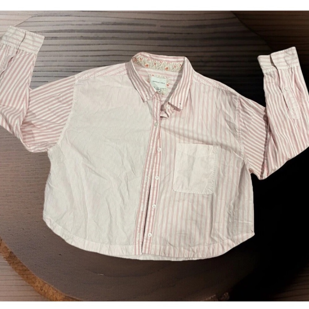 American Eagle Outfitters Pink and White Button Down Shirt